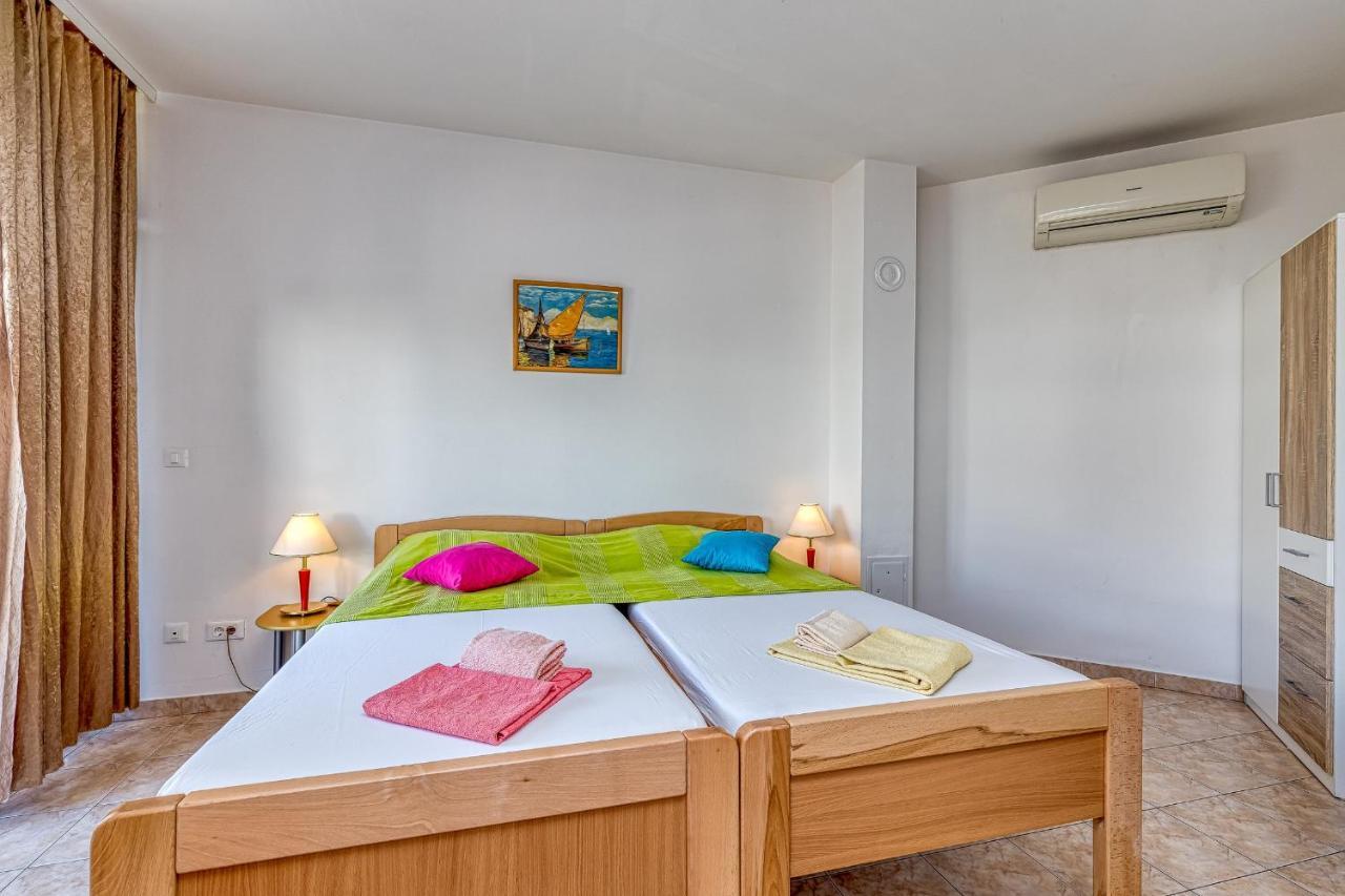 Sunrise Apartments Rovigno Esterno foto