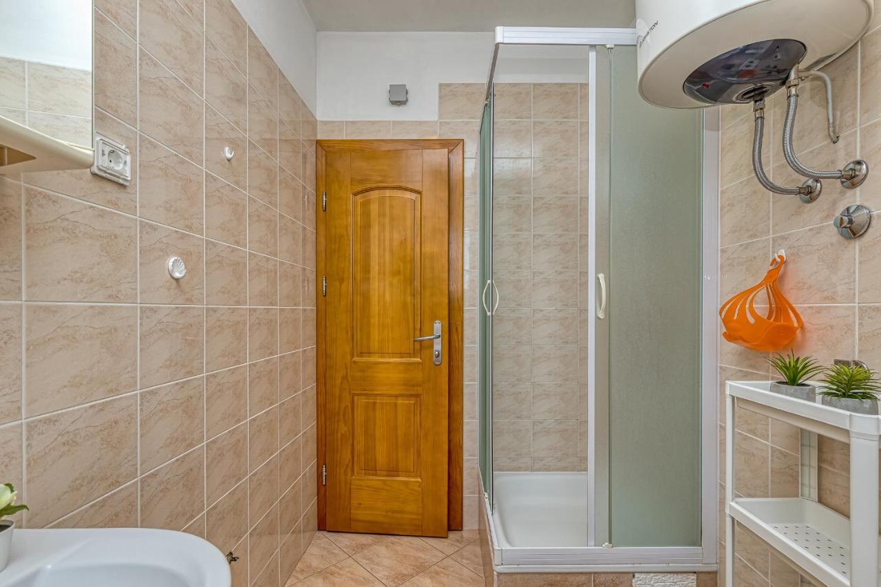 Sunrise Apartments Rovigno Esterno foto