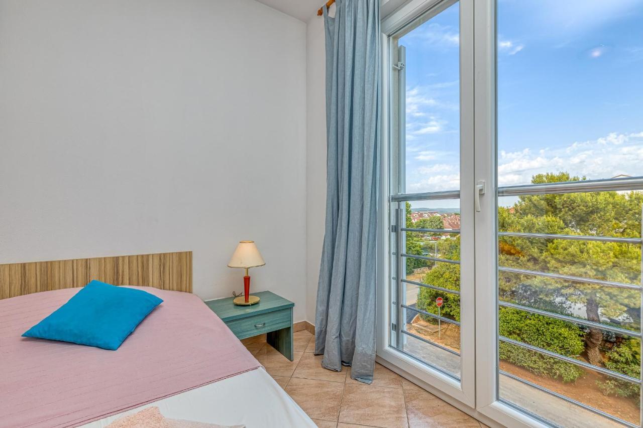 Sunrise Apartments Rovigno Esterno foto